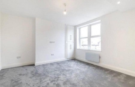 Flat Chevin Avenue in Bradford