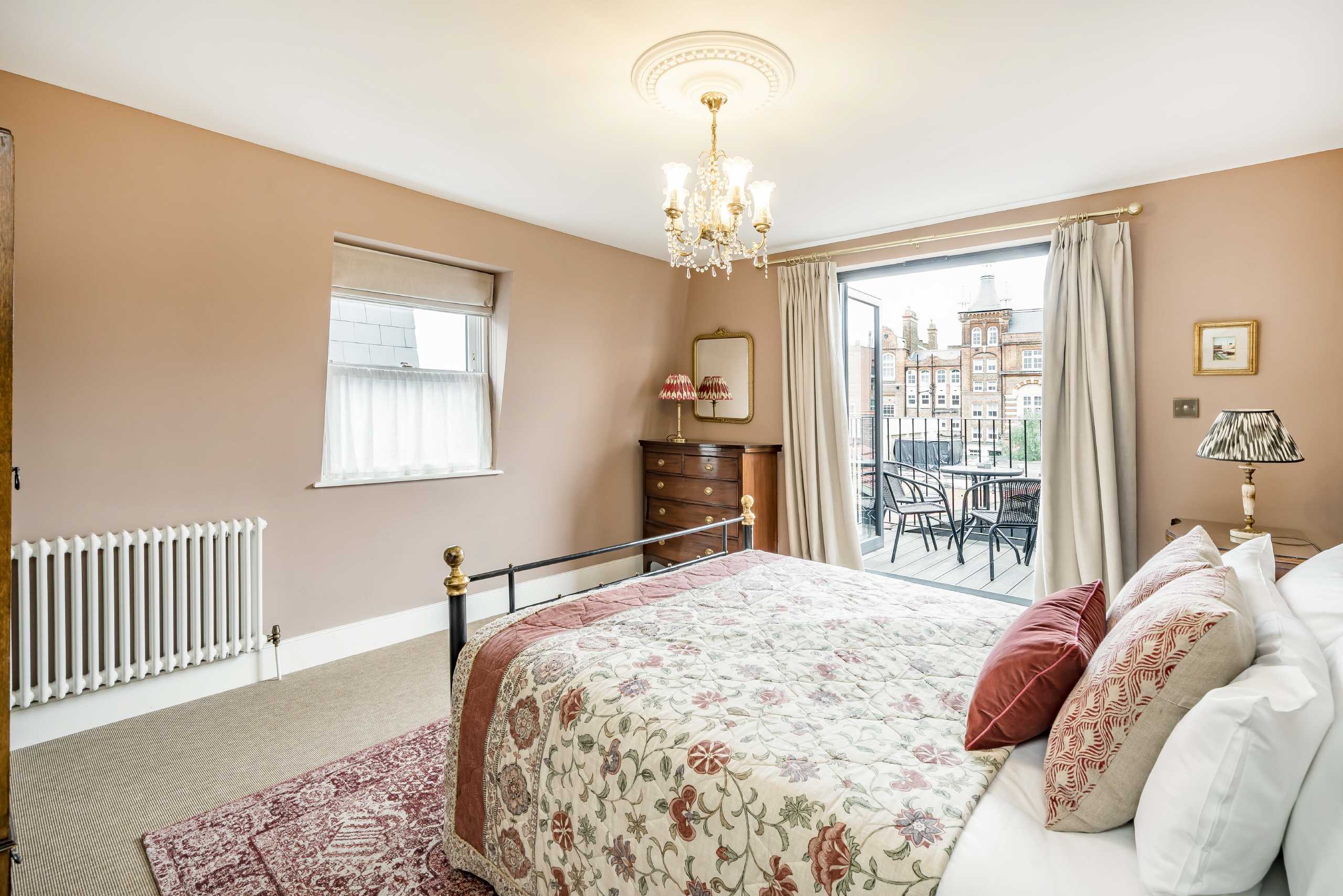 Flat Kingwood Road in Greater London