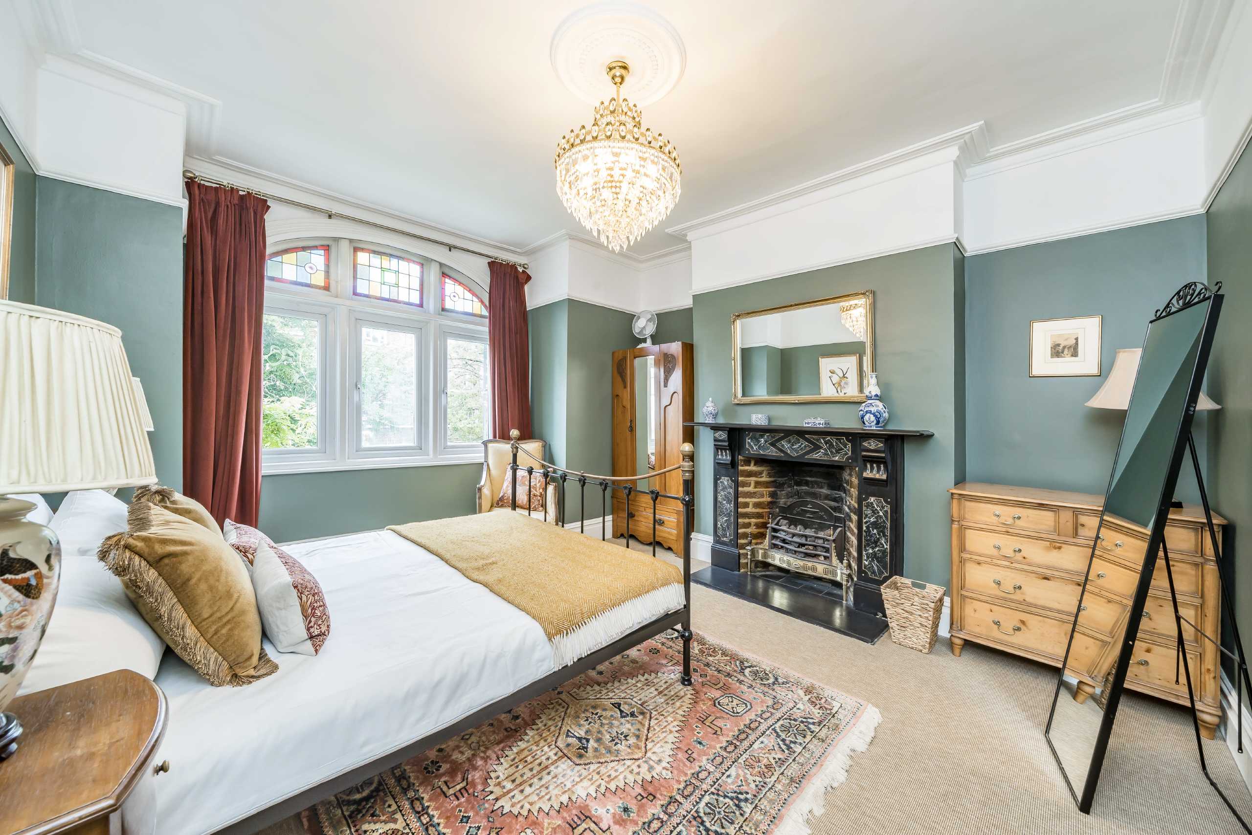 Flat Kingwood Road in Greater London