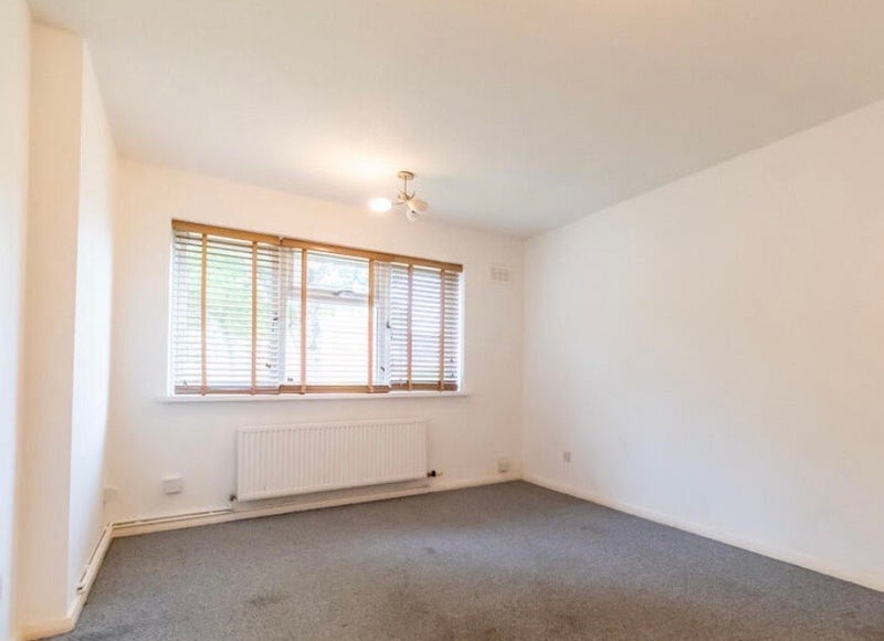 Flat B5000 in Tamworth