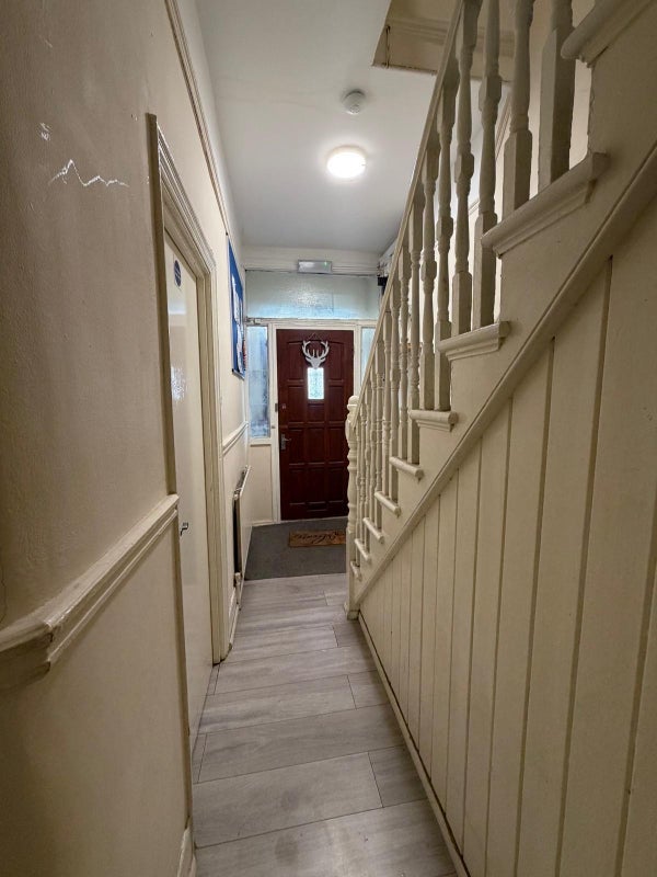 Room Leigh Road in Greater London