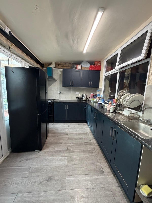 Room Leigh Road in Greater London