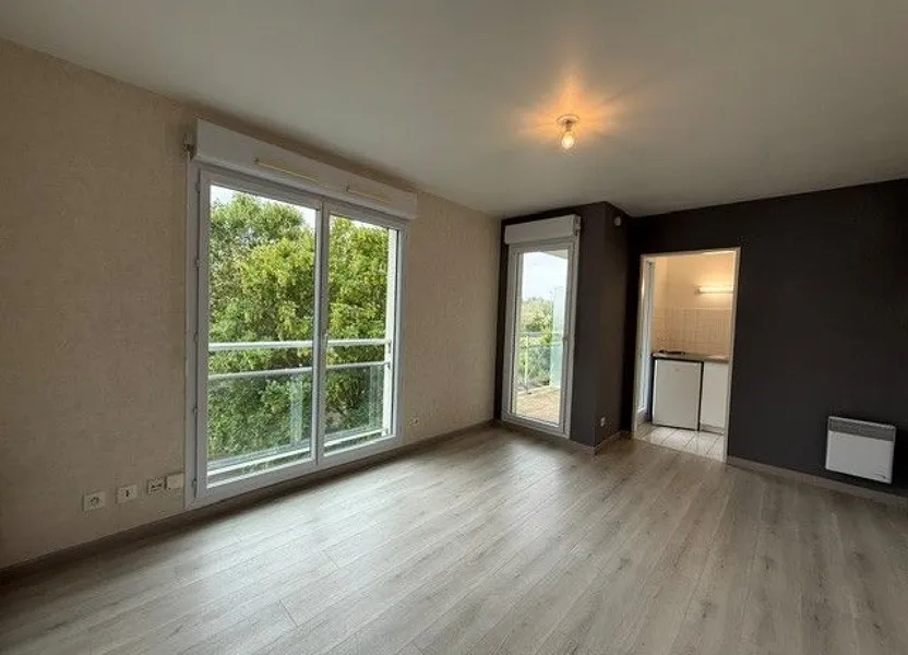 Flat Levée de la Loire in La Riche