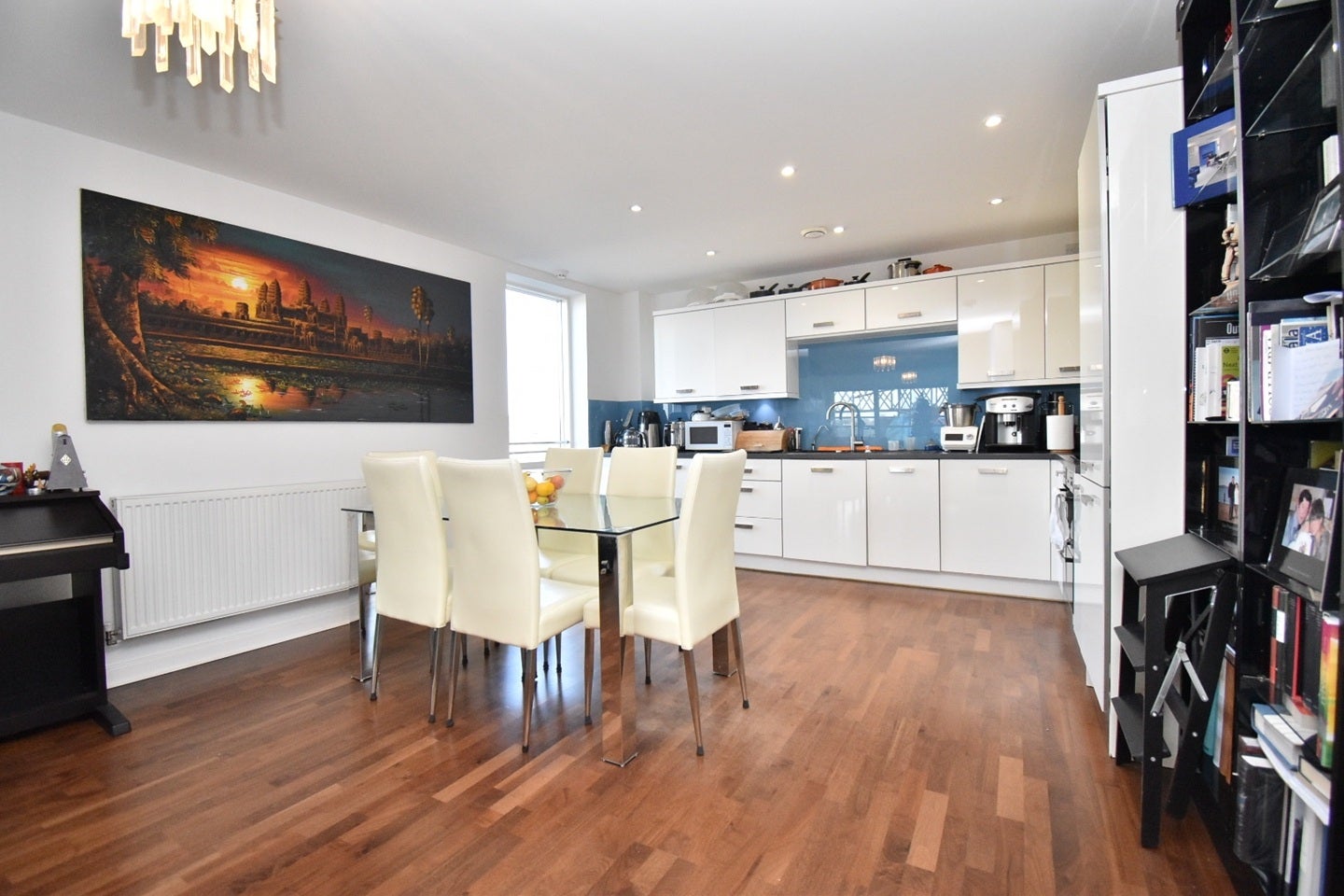 Flat Chamberlayne Road in Greater London