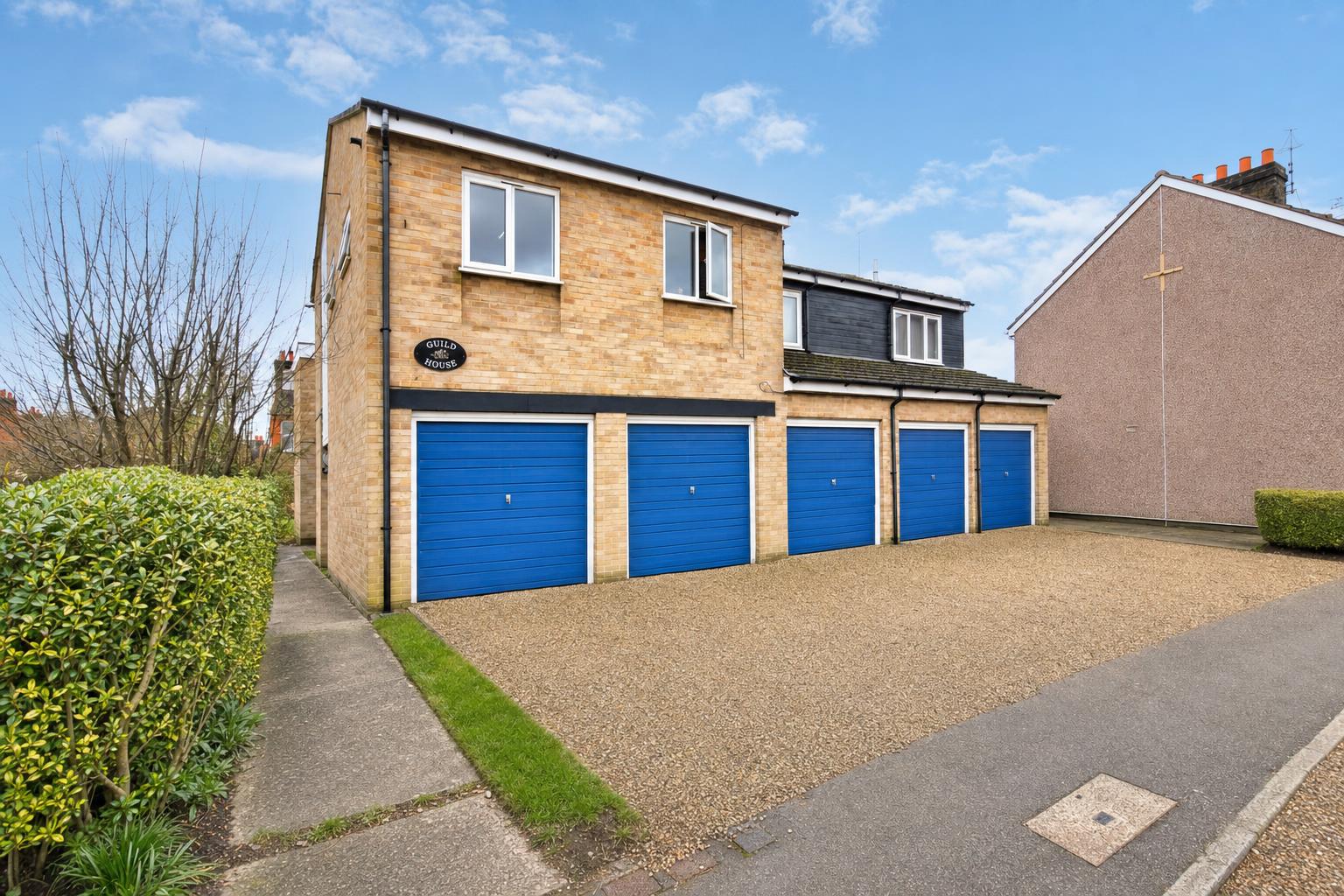 Flat Orchard Street in Chelmsford
