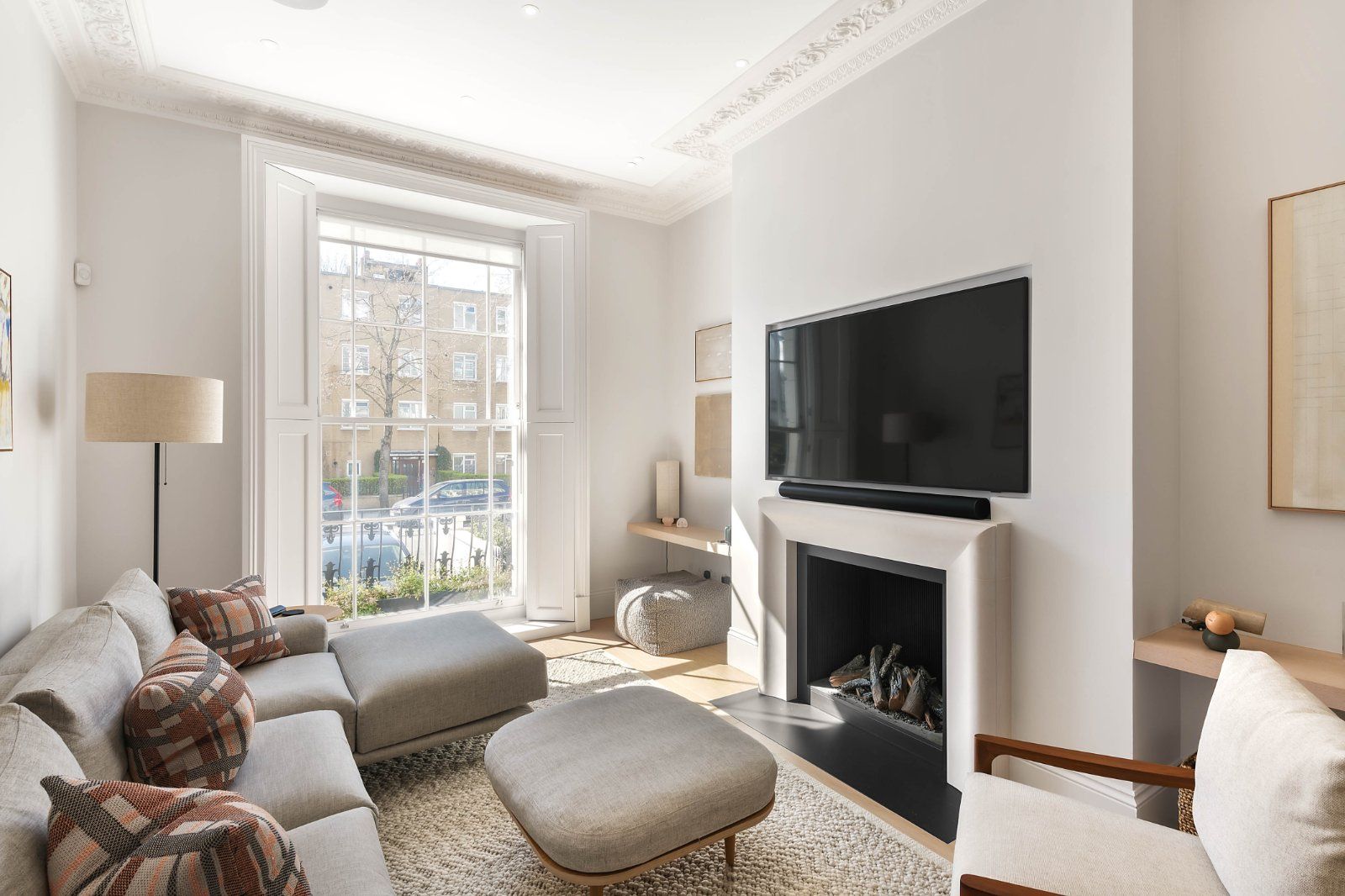 House Chepstow Crescent in Greater London