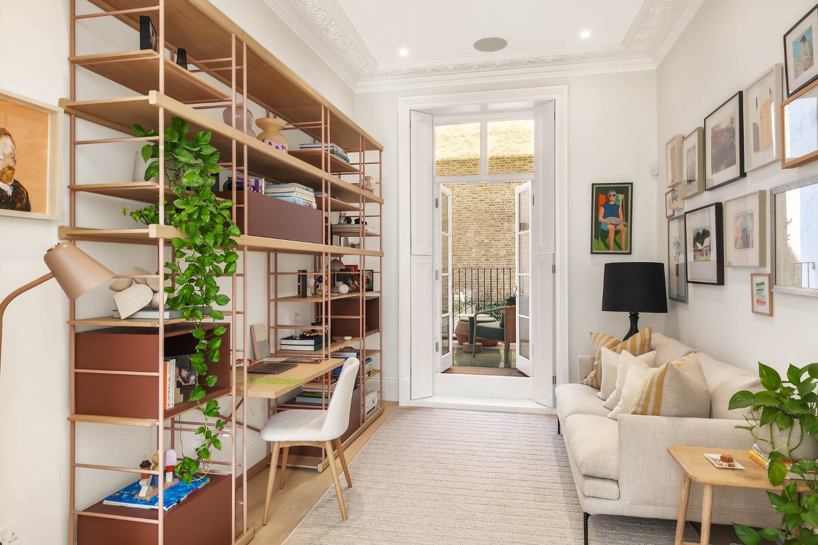House Chepstow Crescent in Greater London