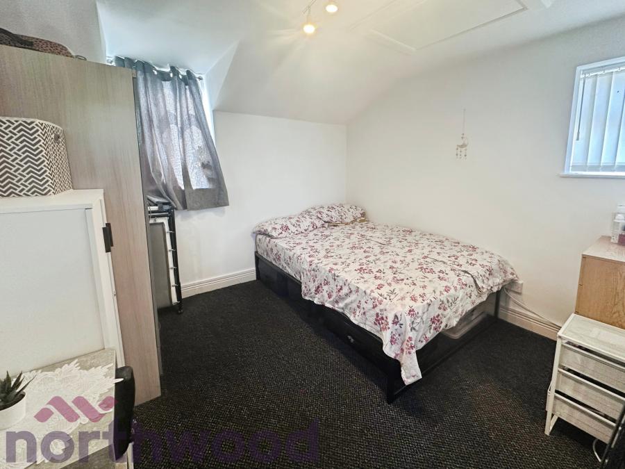 Flat Sankey Street in Warrington