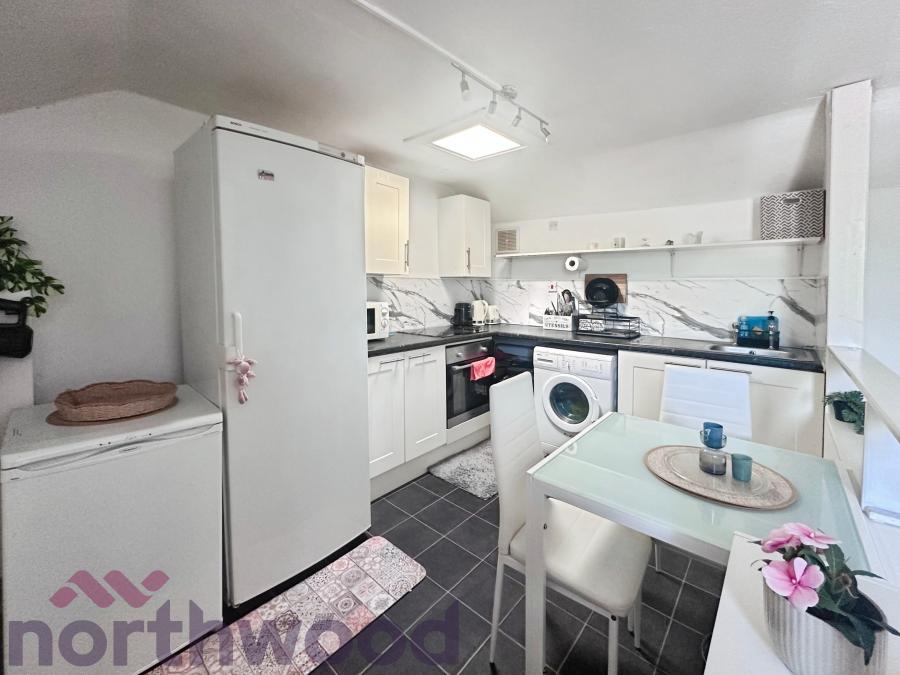 Flat Sankey Street in Warrington