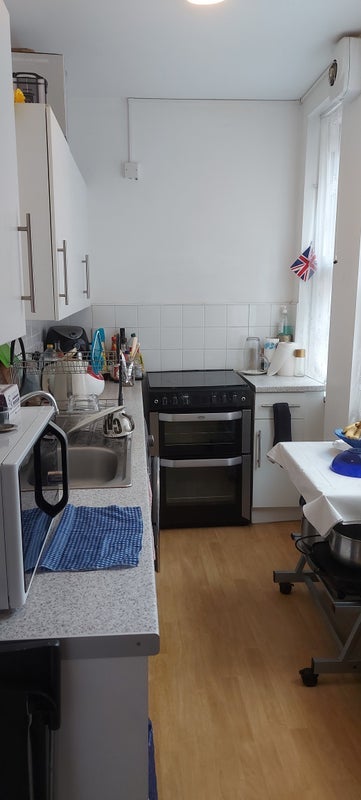 Room Draycott Avenue in Greater London