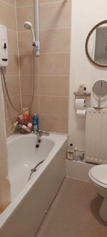 Room Draycott Avenue in Greater London