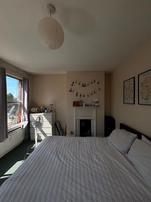 Room Lavender Hill in Greater London