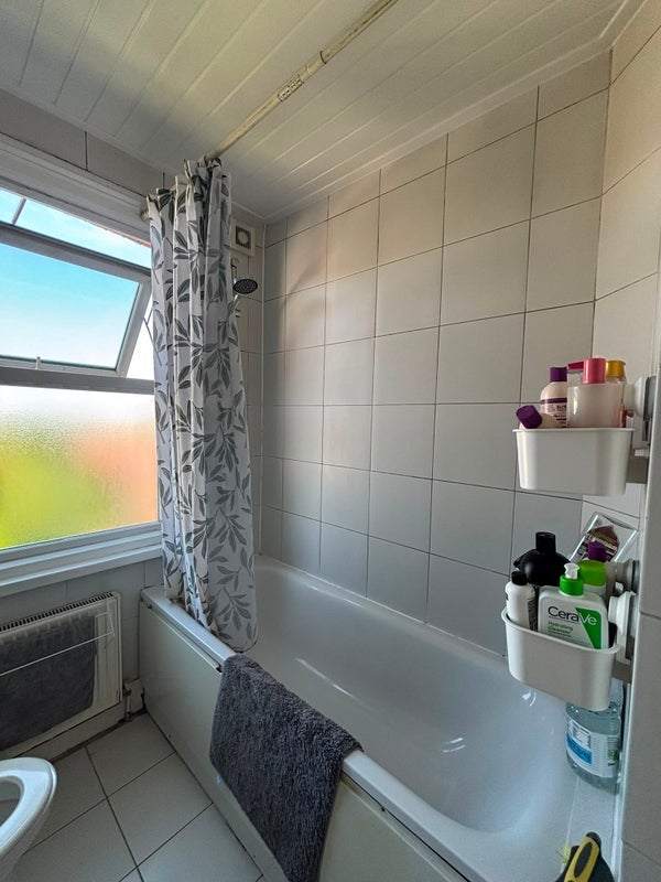 Room Lavender Hill in Greater London