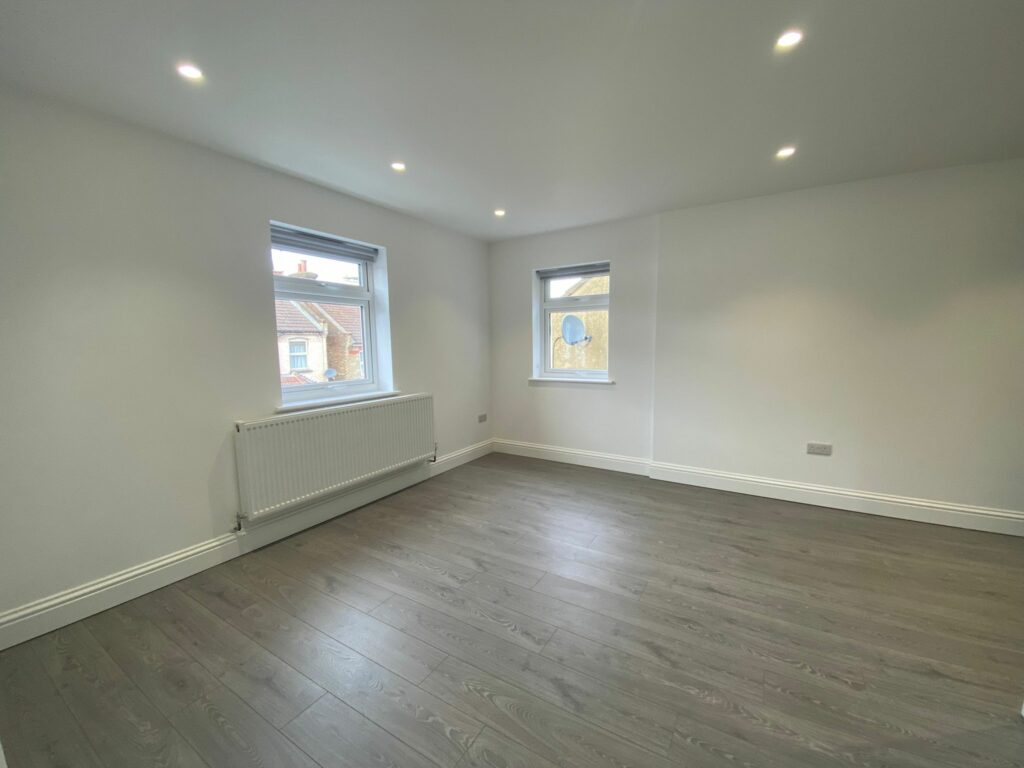 Flat St Joseph's Road in Rushmoor
