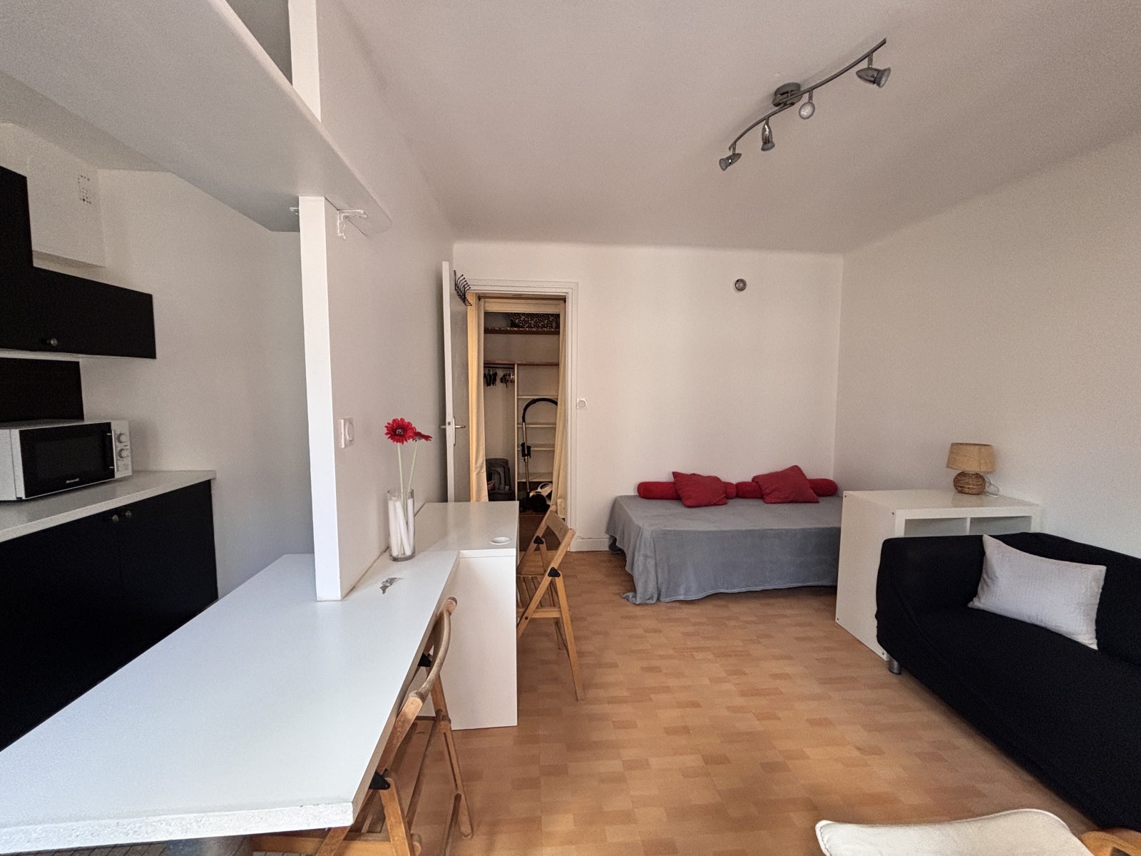 Flat Place du Capitole in Toulouse
