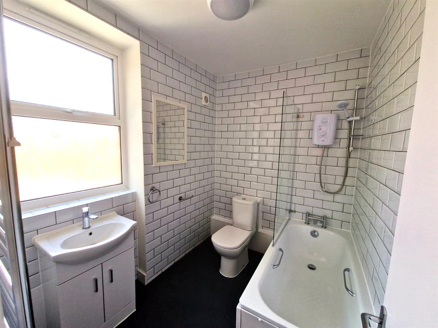 Flat Champion Grove in Greater London