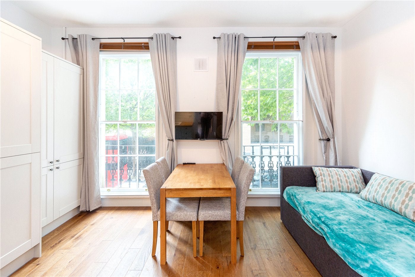 Flat Swinton Street in Greater London