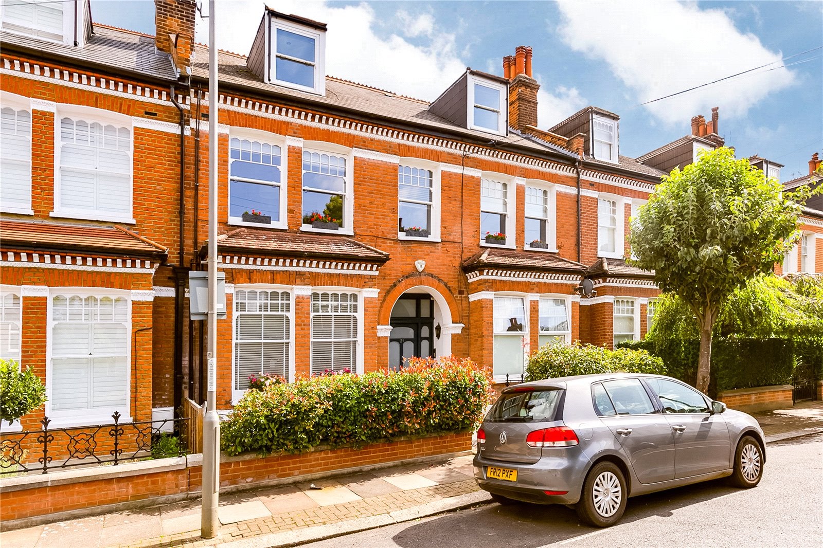 Flat Manville Road in Greater London
