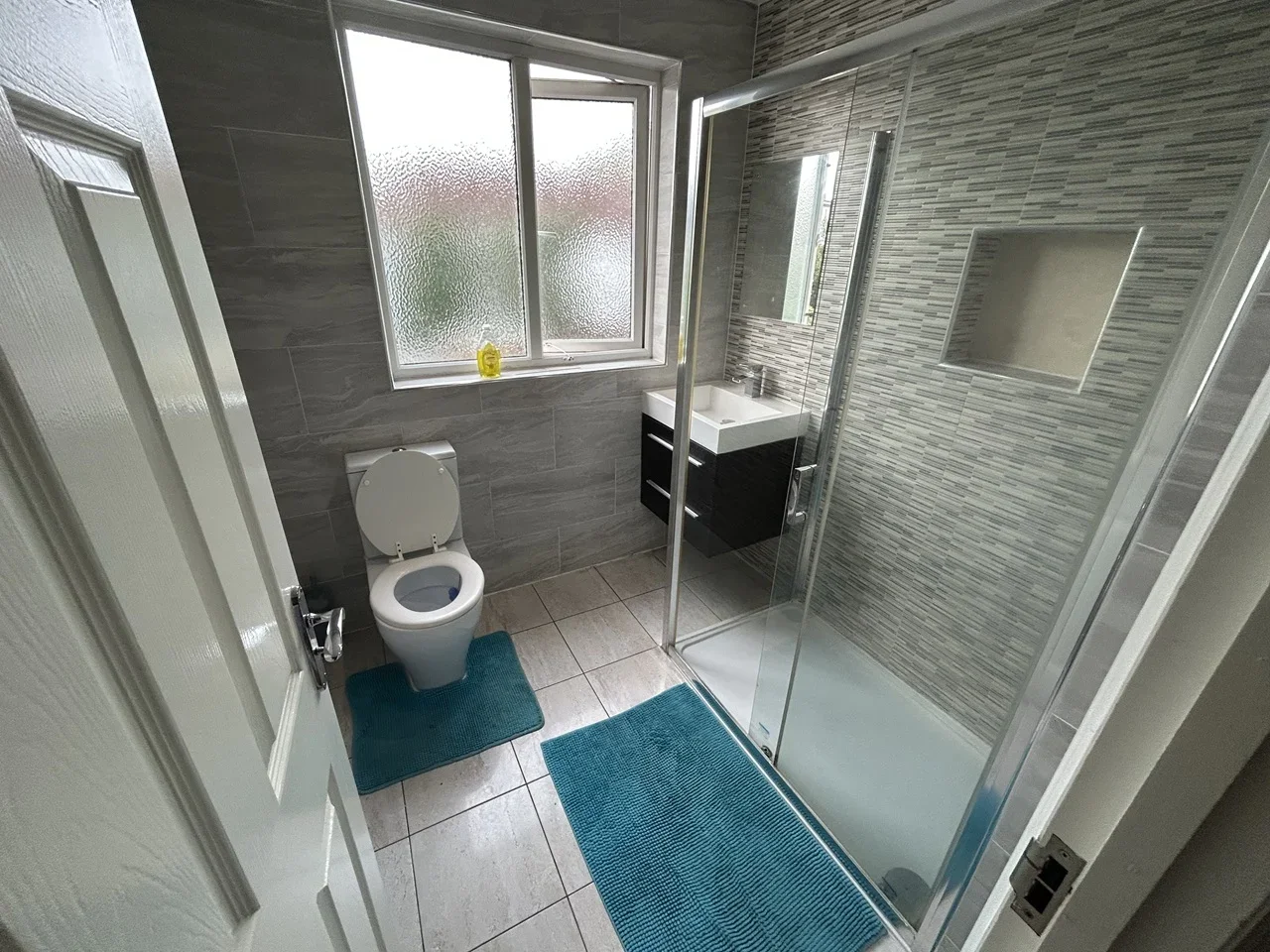 Room Donnybrook Road in Greater London