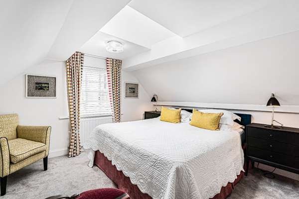 Flat Shoreditch High Street in Greater London