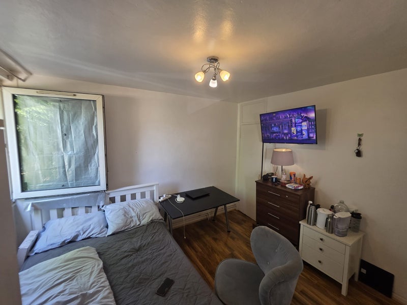 Room Harbridge Avenue in Greater London