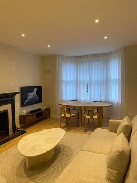 Flat Inglewood Road in Greater London