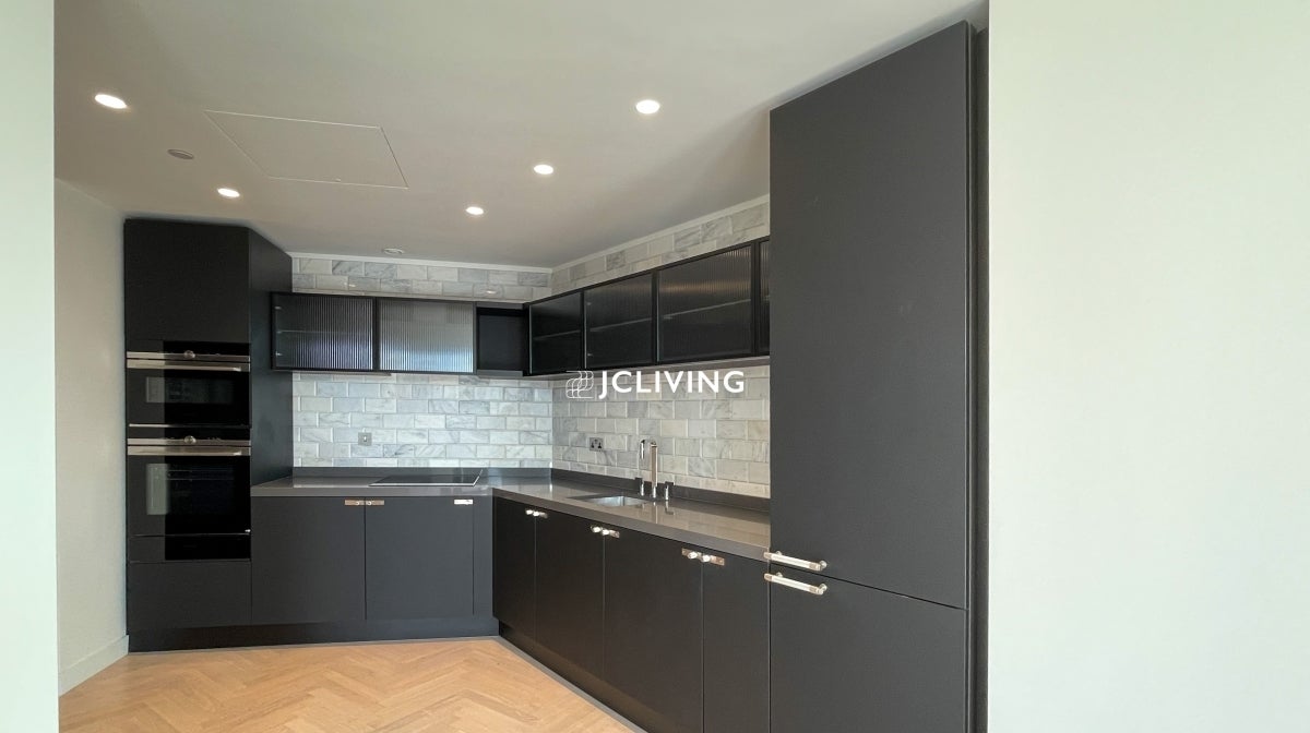 Flat Earl Street in Greater London