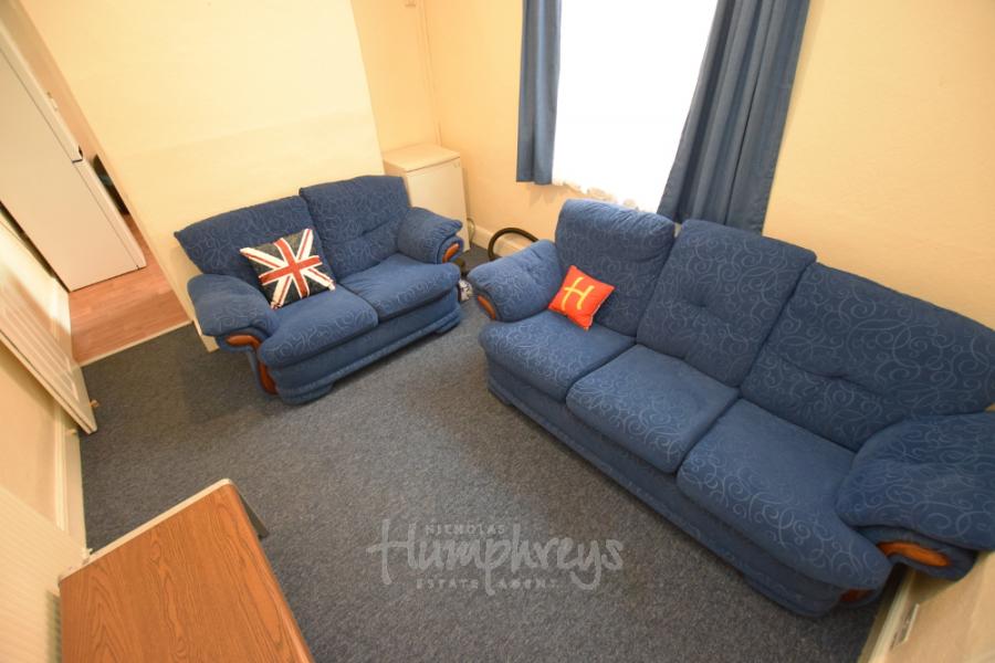 Room Purser Road in Northampton