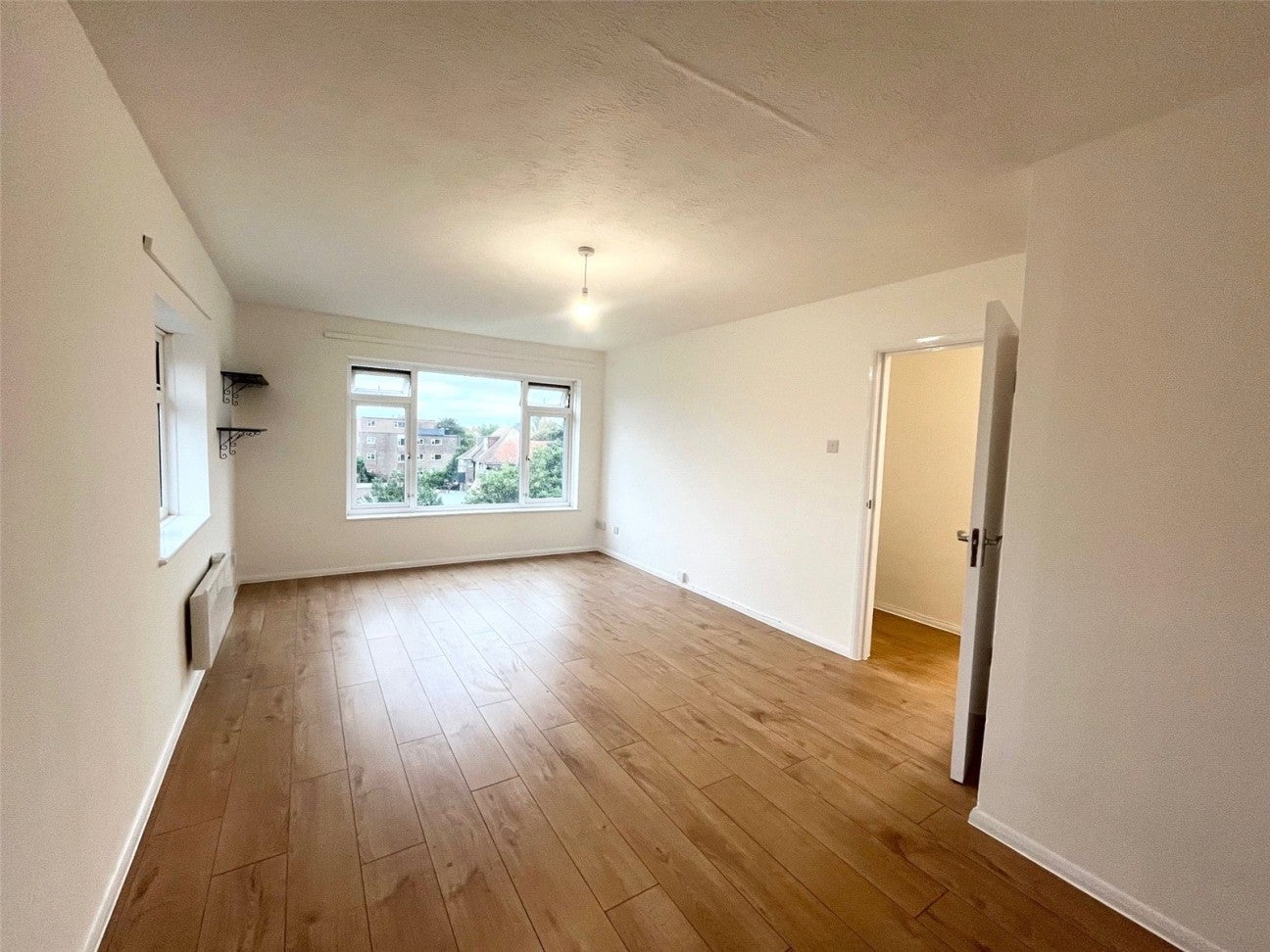 Flat Maltravers Road in Arun