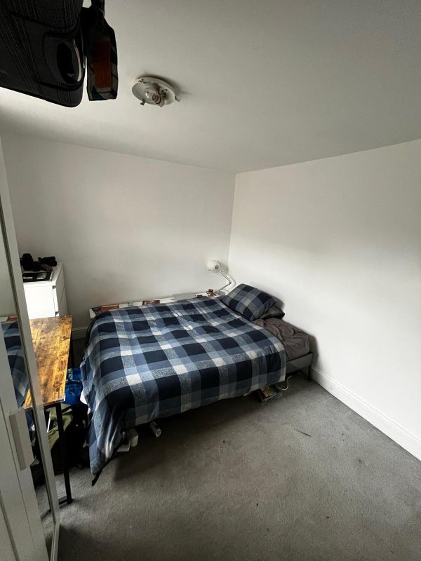 Room Brookfield Road in Greater London