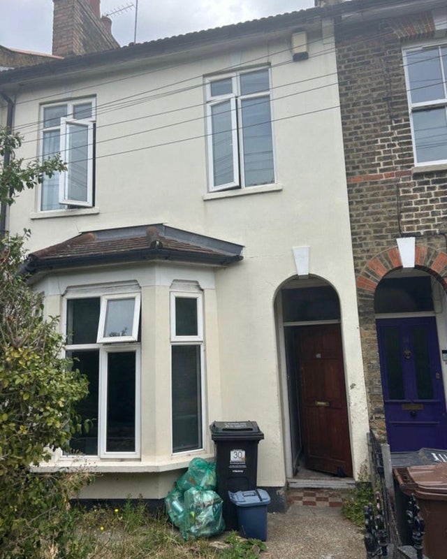 Room Brookfield Road in Greater London