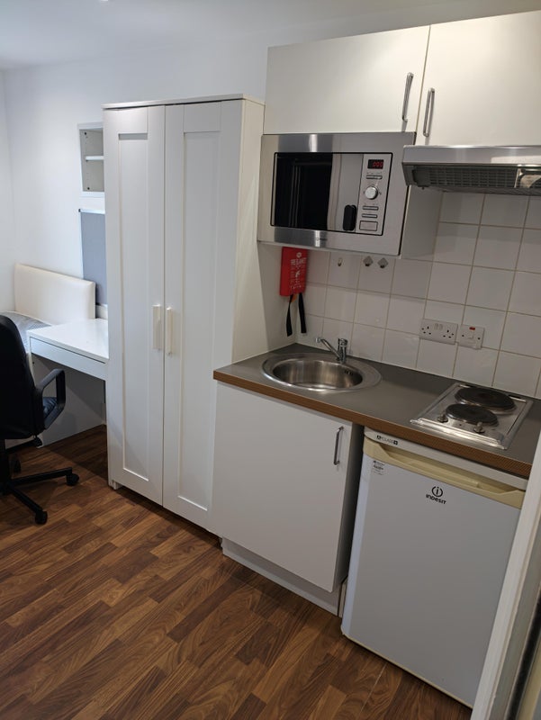 Room Prince's Square in City of Westminster