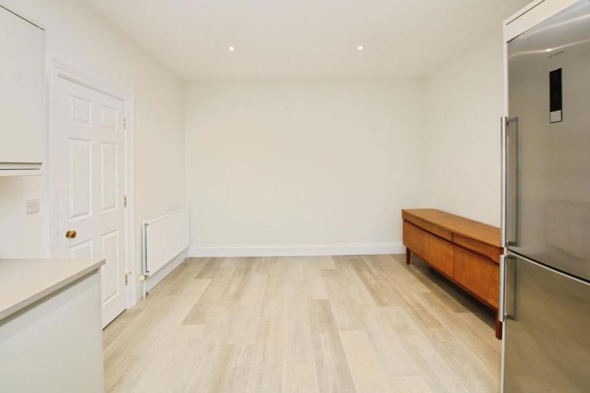Flat Henleaze Road in Bristol