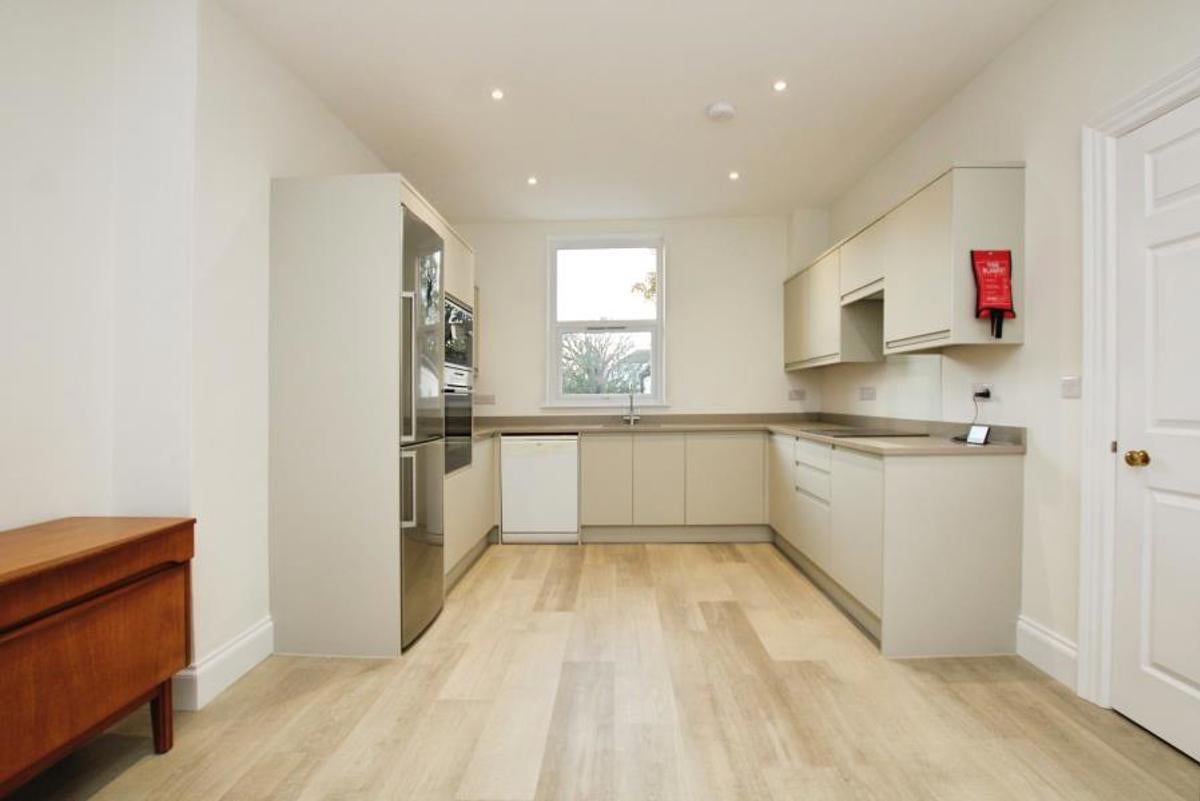 Flat Henleaze Road in Bristol