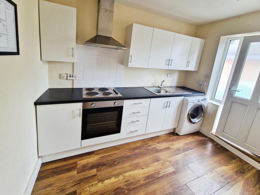 Flat Hitchin Road in Luton