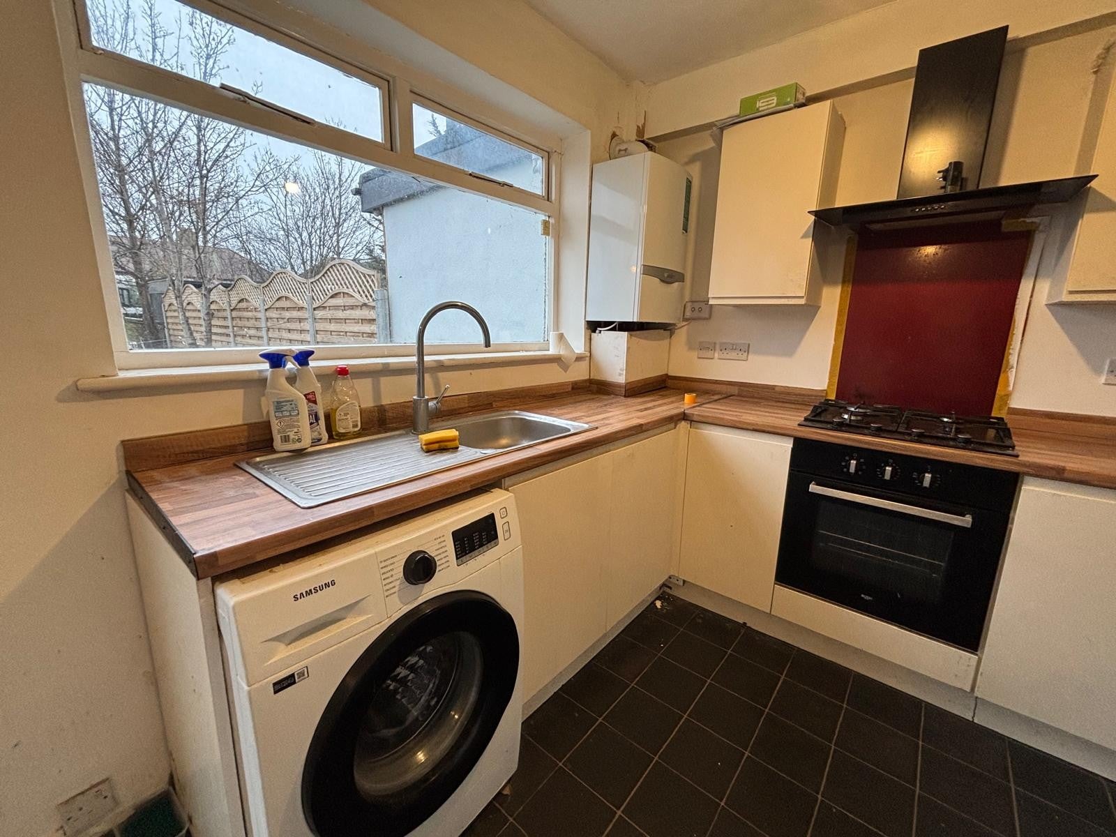 House Ashurst Drive in Greater London