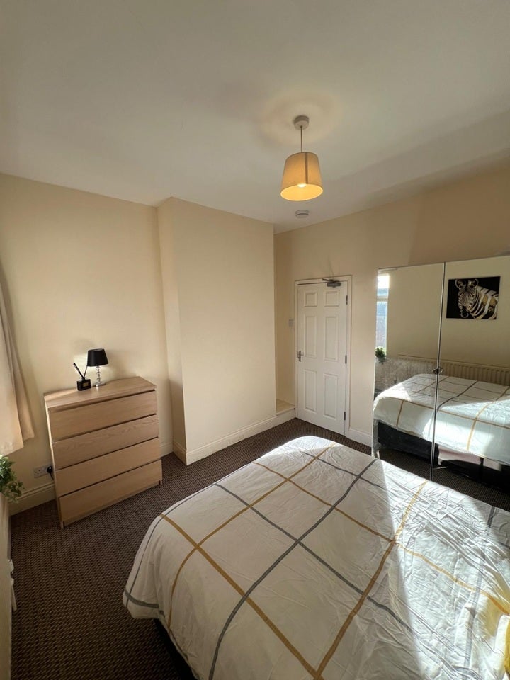 Room Clarence Avenue in Doncaster