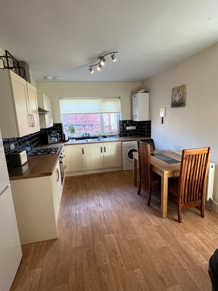 Room Clarence Avenue in Doncaster