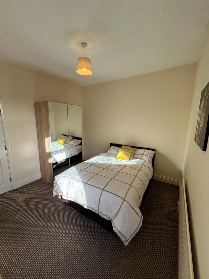 Room Clarence Avenue in Doncaster