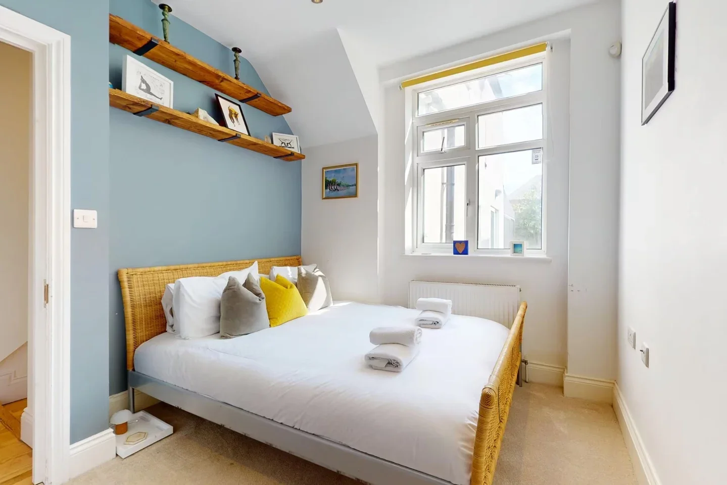 Flat Charteris Road in Greater London