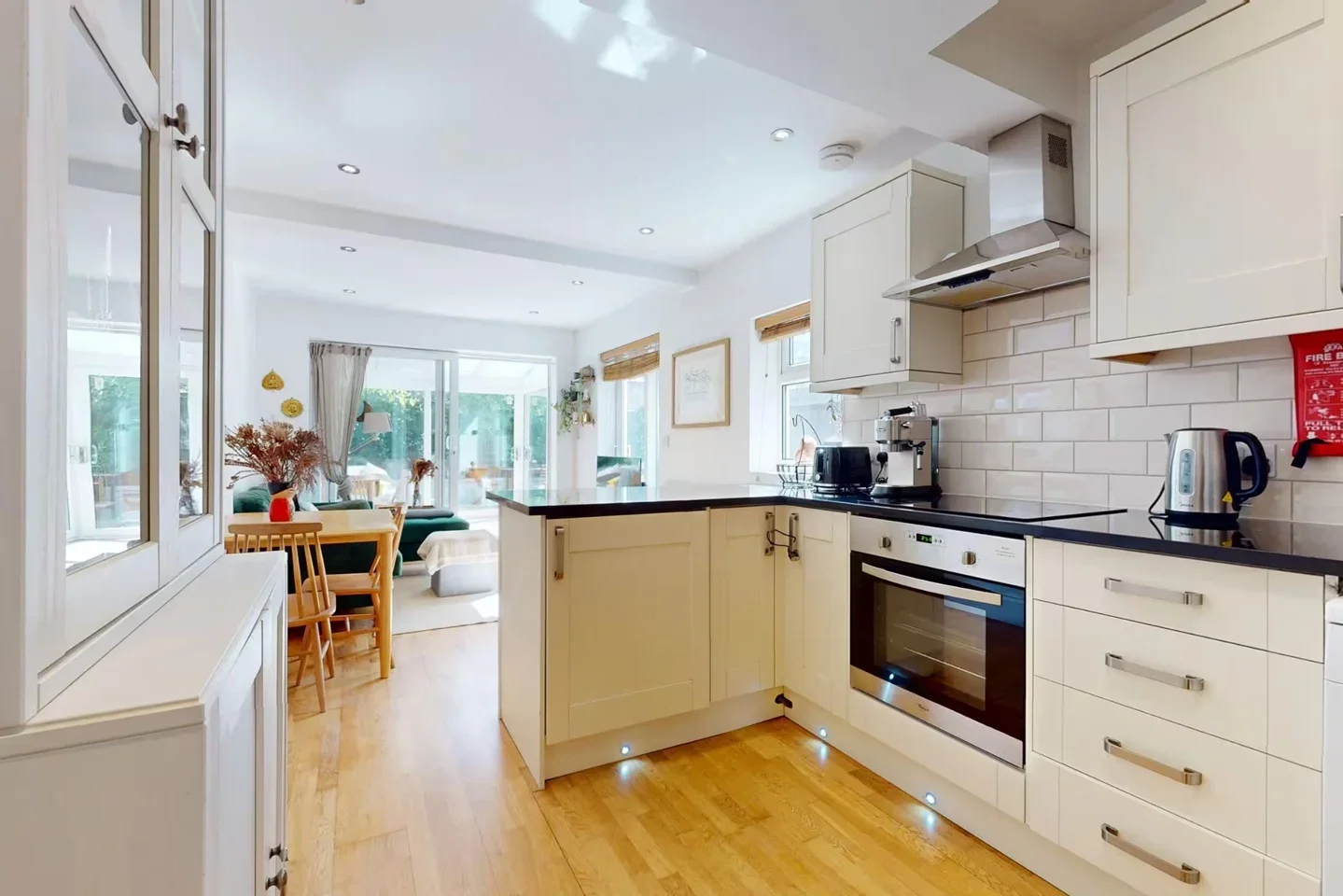 Flat Charteris Road in Greater London
