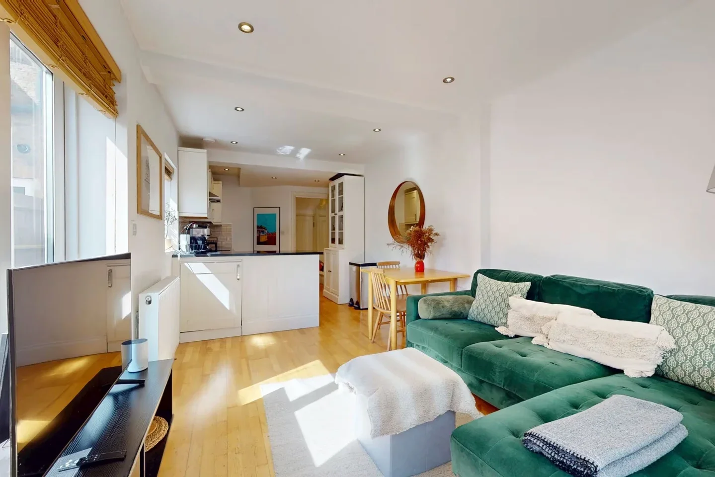 Flat Charteris Road in Greater London