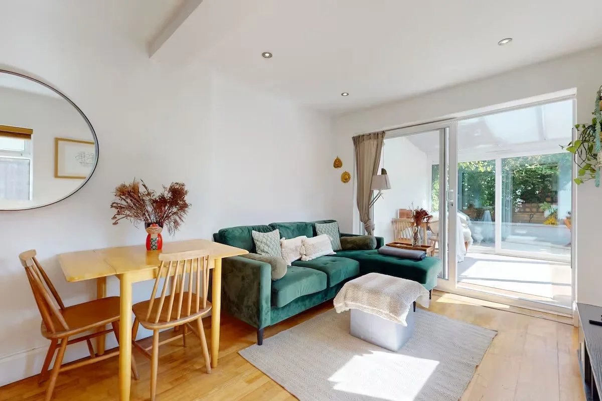 Flat Charteris Road in Greater London