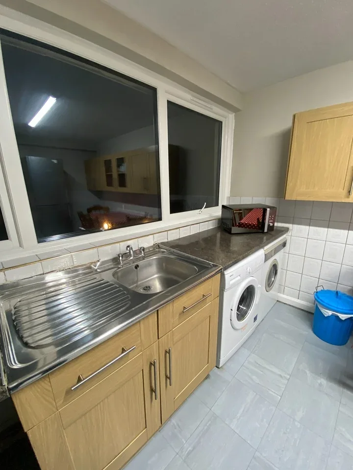 Room Camden Road in Greater London