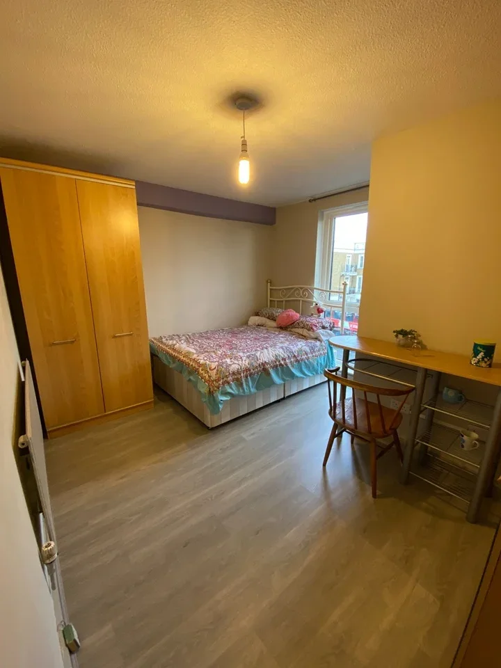 Room Camden Road in Greater London