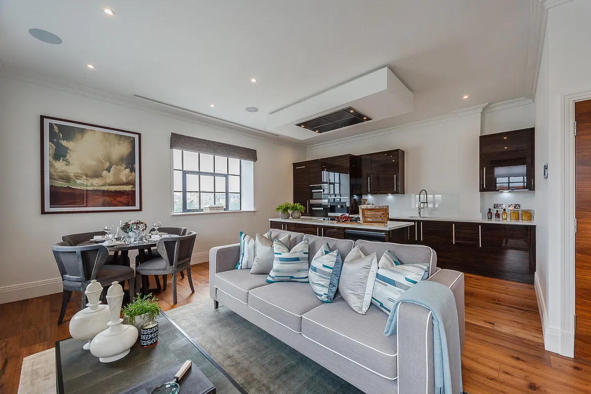 Flat Crabtree Lane in Greater London