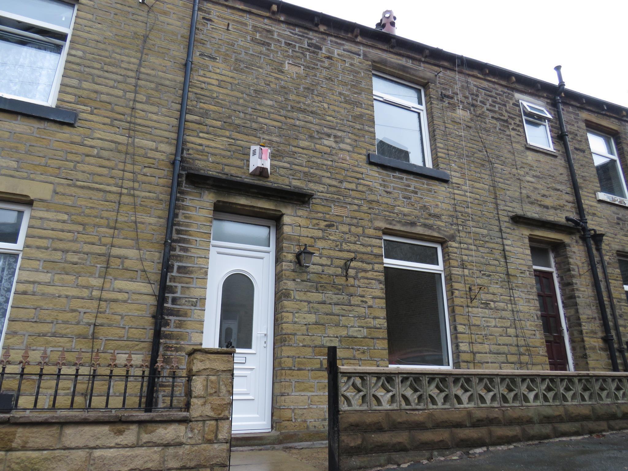 House Emscote Street South in Calderdale