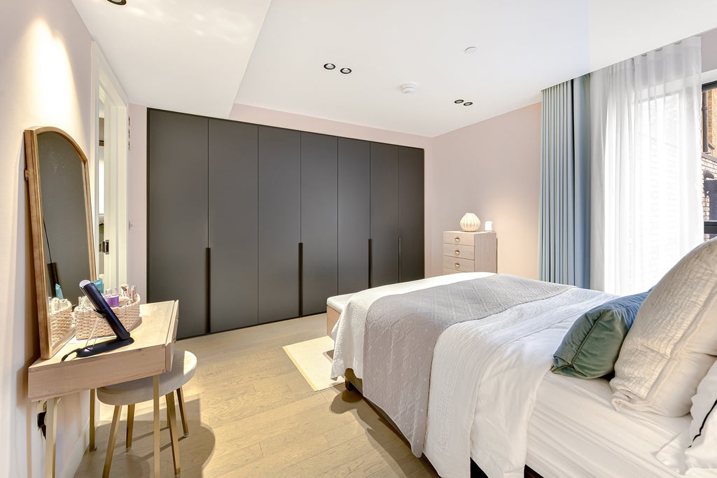 Flat Parker Street in Greater London