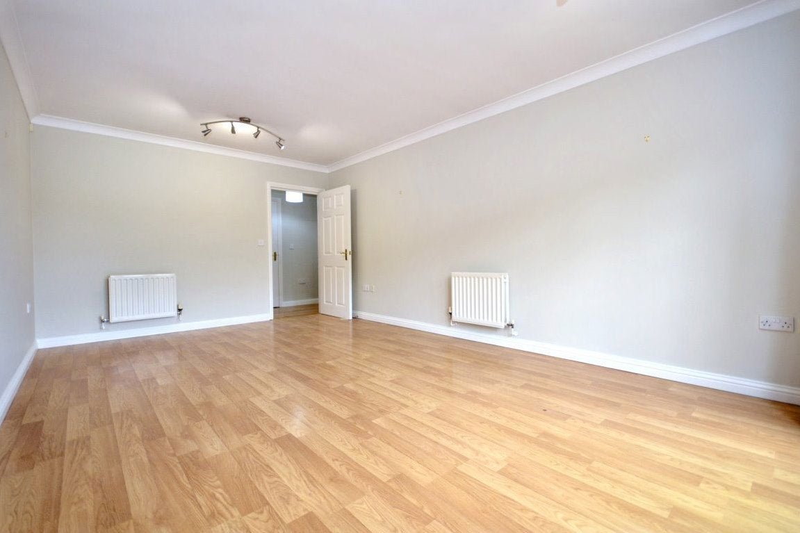 Flat Brunel Court in Hemel Hempstead