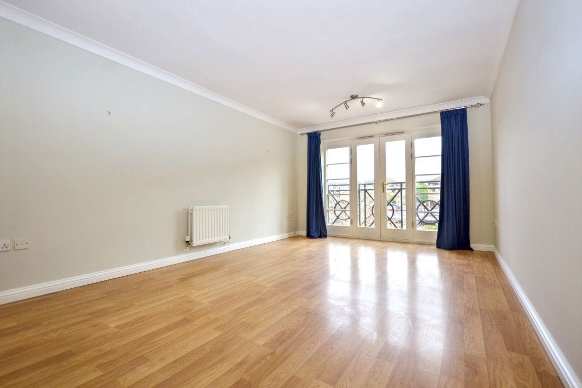 Flat Brunel Court in Hemel Hempstead